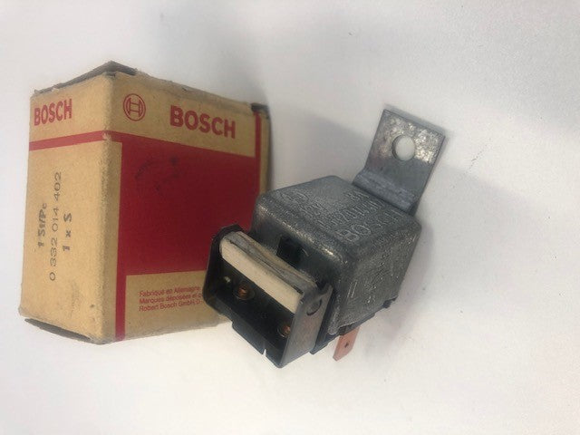 Relais Bosch met 8A zekering 