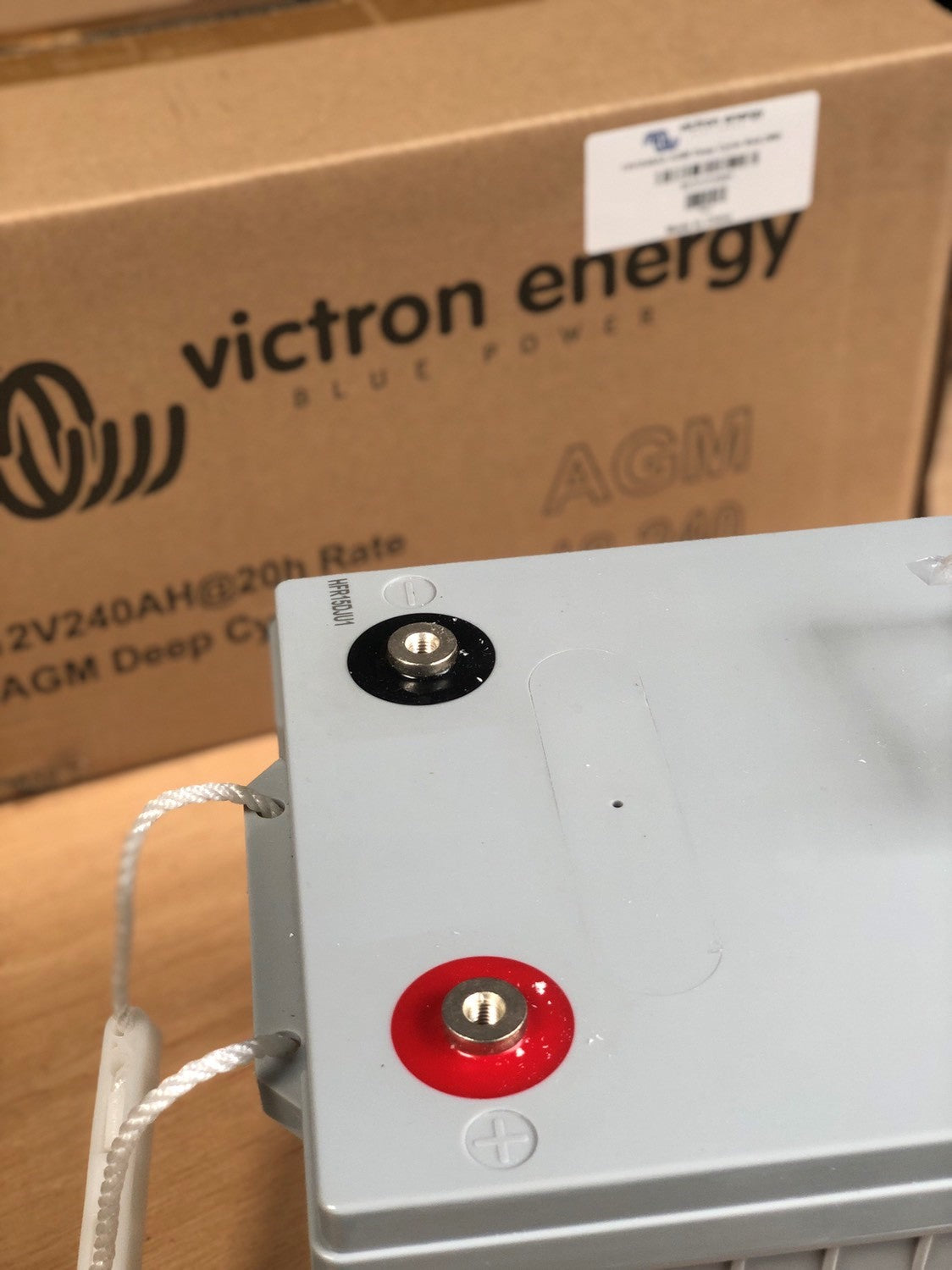 Victron 240Ah AGM accu 12V 